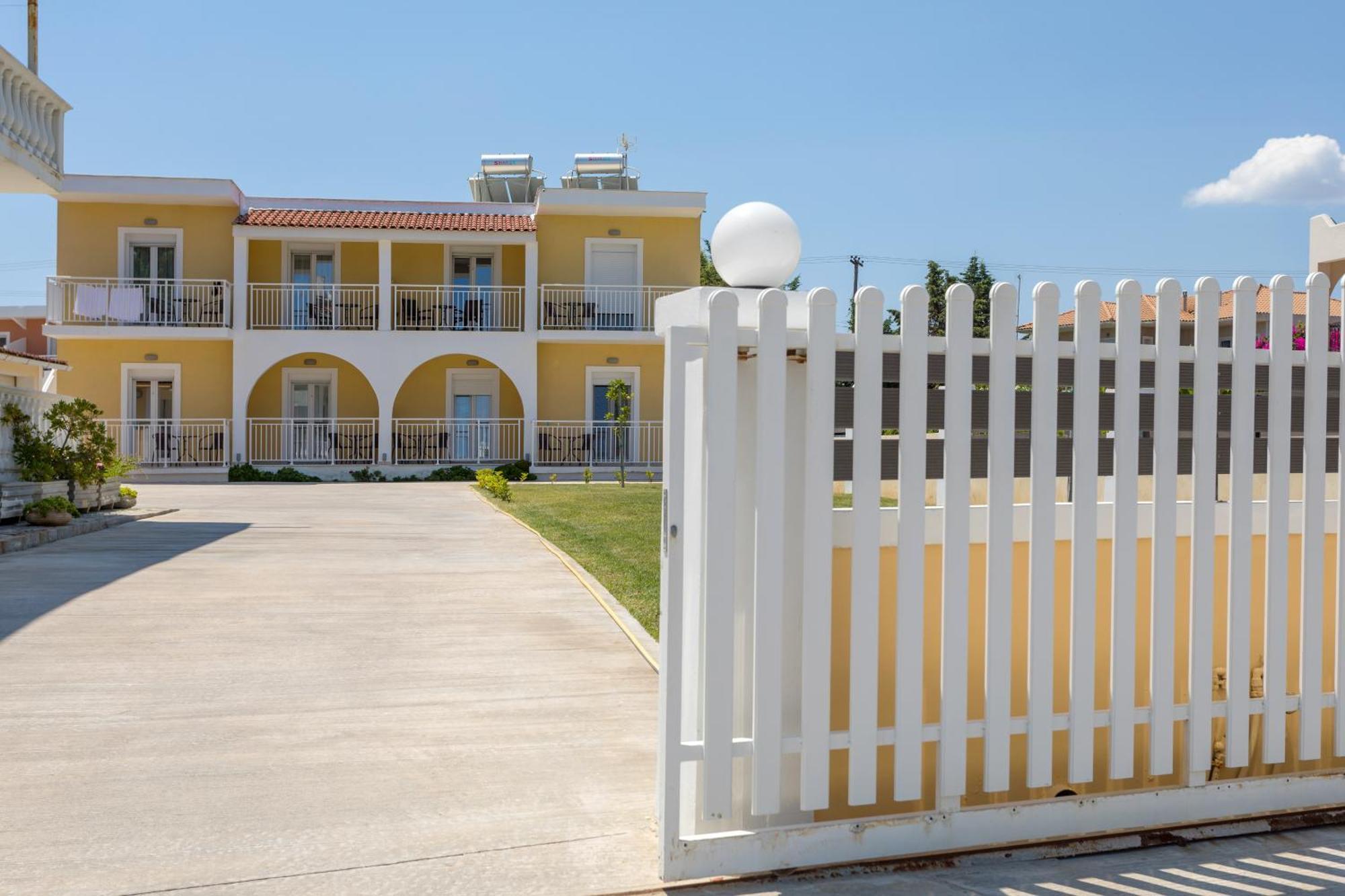 Morfeas Zante Apartments Extérieur photo